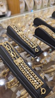 لتكوني رائعة، عبري عن نفسك وكم أنت مميزة من خلال  الأساور الايطالية الجديده النابضة بالحيويه و الجمال من العيار 18 قيراط 
 نتمنى ان تنال اعجابكم ........
مجوهرات كنوز الدنيا 
الشارقة السوق المركزي
#fashion #gold #newcollection #dubai #dxb #sharjah #ذهب 
For more information please send messages inbox or call us at 👇🏻
📱0564457766